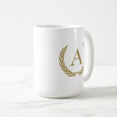 Elegantes Goldmonogramm und Kranz Kaffeetasse (VorderseiteRechts)