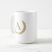 Elegantes Goldmonogramm und Kranz Kaffeetasse (Vorderseite Links)