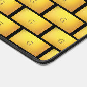 Elegantes Goldmuster und Monogramm auf schwarzer S Schreibtischunterlage (Ecke)