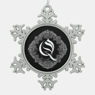 Elegantes gothisches Initial-Schneee ornament Q