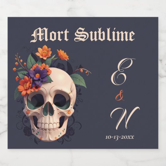 Elegantes Gotisches Floral Skull Monogram Wedding Bierflaschenetikett (Einzelnes Label)