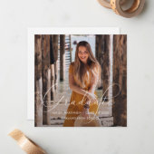 Elegantes Graduate White Script-Foto Mitteilungskarte (Vorderseite/Rückseite Beispiel)