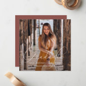 Elegantes Graduate White Script Foto Red Mitteilungskarte (Vorderseite/Rückseite Beispiel)