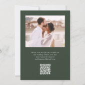 Elegantes Green Monogram QR UAwg Wedding Einladung (Rückseite)