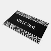 Elegantes griechisches Muster auf schwarz Fußmatte (Schrägansicht)