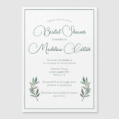 Elegantes grünes Eukalyptus Leaf Modernes Brautpar Magneteinladung (Vorderseite)