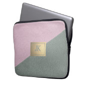 Elegantes Grünrosa Ledermonogramm Laptopschutzhülle (Vorderseite Links)