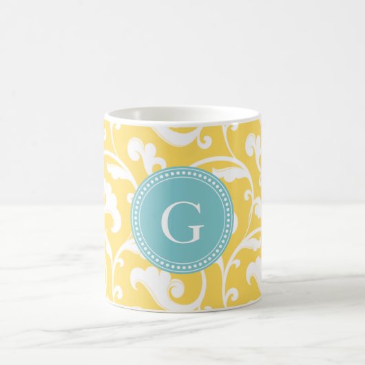 Elegantes gürtelgelbes Blumenmuster Monogramm Kaffeetasse (Mittel)