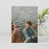 Elegantes, handgeschriebenes Skript-Foto-Overlay Save The Date (Stehend Vorderseite)