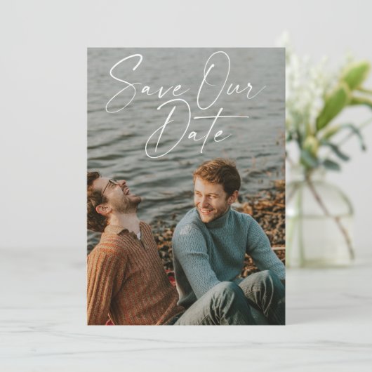 Elegantes, handgeschriebenes Skript-Foto-Overlay Save The Date (Stehend Vorderseite)