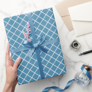Elegantes Hellblau-Weiß-Karomuster Geschenkpapier