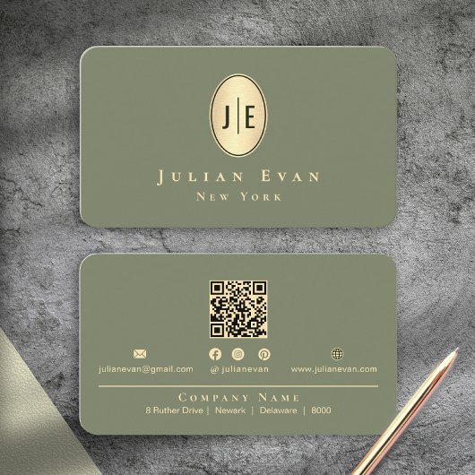 Elegantes Hellgrün & Gold Glänzendes Oval-Monogram Visitenkarte