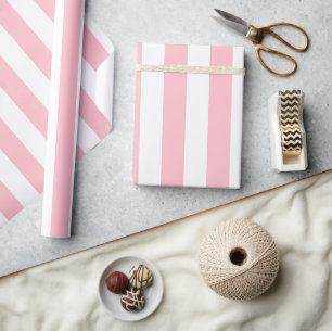 Elegantes hellrosa weiß gestreiftes Muster Geschenkpapier