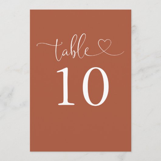 Elegantes Herz Script Terracotta Tischnummer (Vorderseite)