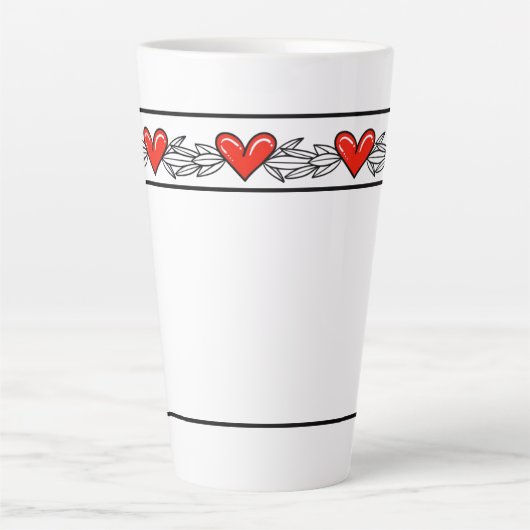 Elegantes Herzdesign Latte Tasse (Vorderseite)