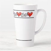 Elegantes Herzdesign Latte Tasse (Rechts)