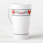 Elegantes Herzdesign Latte Tasse (Linke Ecke)