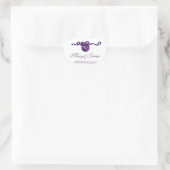 Elegantes Hochzeitdatum Wirbel Bow Monogram Lila Herz-Aufkleber (Tasche)