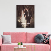 Elegantes Hochzeitsskript-Foto mit Namen und Datum Leinwanddruck (Insitu (Wohnzimmer))