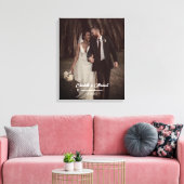 Elegantes Hochzeitsskript-Foto mit Namen und Datum Leinwanddruck (Insitu (Wohnzimmer))