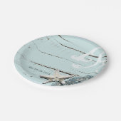 Elegantes Holz BLue Seashells Beach Wedding Gefall Pappteller (Schrägansicht)