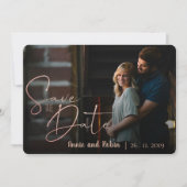 Elegantes Imitat Rose Gold Script Hochzeitskampagn Save The Date (Vorderseite)