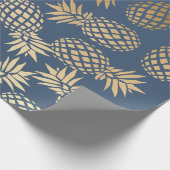elegantes Imitatgoldtropisches Ananasmuster Geschenkpapier (Ecke)
