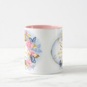 Elegantes initiales Blumen-Schmetterling-Monogramm Tasse (Zentrum)