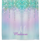 Elegantes Iridescent Blue Glitzer Tropfen Monogram Duschvorhang (Vorderseite)