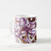 Elegantes Kaffeelavender Band Bowles Monogramm Kaffeetasse (Vorderseite Links)