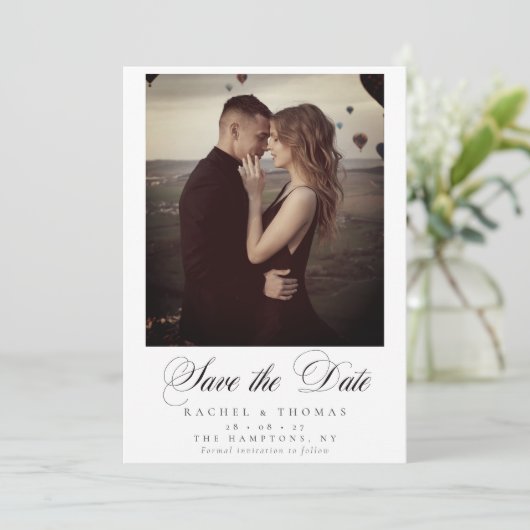Elegantes Kalligrafisches Foto Schwarz-weiß Hochze Save The Date (Stehend Vorderseite)