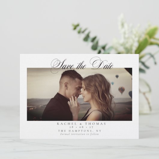 Elegantes Kalligrafisches Foto Schwarz-weiß Hochze Save The Date (Stehend Vorderseite)