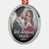 Elegantes Kalligrafisches Foto Verlobte Weihnachte Ornament Aus Metall (Links)