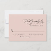 Elegantes Kalligrafisches Skript Dusty Rose Weddin RSVP Karte (Vorderseite)