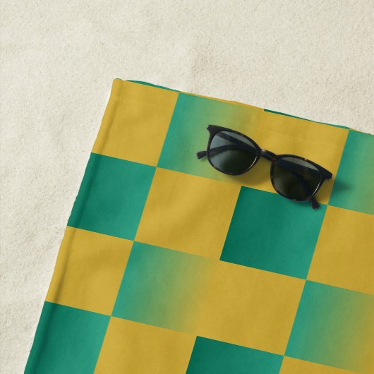Elegantes kariertes Muster in Grün und Gold Strandtuch (Beispiel)
