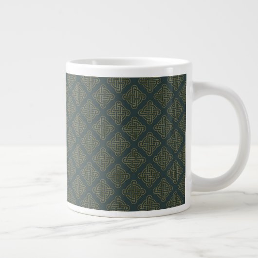 Elegantes keltisches Knotmuster Jumbo-Tasse (Rechts)