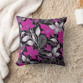 Elegantes Kissen mit rosa und silberfarbenen Blätt (Decke)