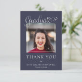Elegantes, klassisches Script Graduate Foto Blue Dankeskarte (Stehend Vorderseite)