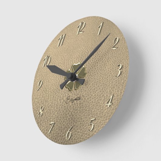 Elegantes Kleeblatt Patricks Day Leather Runde Wanduhr (Winkel)