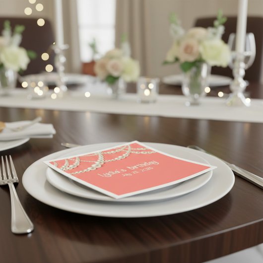 Elegantes Korallenpapier Napkins mit Perlakzenten Serviette