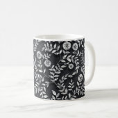 Elegantes Kreidetafel-Blumenmuster Kaffeetasse (VorderseiteRechts)