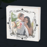 Elegantes, kundenspezifisches Foto für Hochzeiten Holzkisten Schild<br><div class="desc">Eleganter und moderner Hochzeitssake aus Holz Foto mit einem Ihrer Lieblings-Fotos aus Ihrem großen Tag.</div>