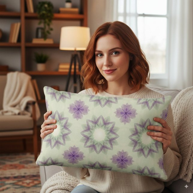 Elegantes Lavender Geometric Floral Muster Lendenkissen (Von Creator hochgeladen)