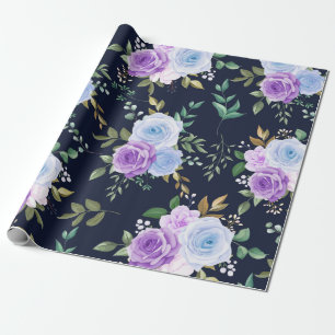 Elegantes lila, blaues Blumenmuster Geschenkpapier