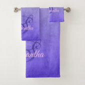 Elegantes Lila blaugraues rustikales Monogramm Badhandtuch Set (Insitu)