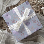 Elegantes Lila Blumenmuster Geschenkpapier<br><div class="desc">Gönnen Sie sich ein Geschenk mit unserer modernen, blumengeschmückten Geschenkpackung, die Ihren Geschenken eine besondere Touch verleiht. Dieses hübsche Bohopapier besticht durch elegante Aquarellfloralen auf einem unberührten, weißen Hintergrund. Das sich in lila und blauen Farbtönen wiederholende Muster eignet sich perfekt für Hochzeiten, Brautpartys, Geburtstage und vieles mehr. Mit diesem stilvollen...</div>