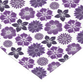 Elegantes Lila Blumenmuster Kurzer Tischläufer (Ecke)