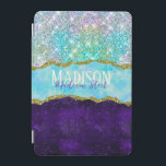 Elegantes Lila Einhorn-Imitat Glitzer-Monogramm iPad Mini Hülle<br><div class="desc">Mit diesem Niedlichen personalisierten iPad Case machen Sie wieder Spaß in der Schule. Es ist mit eleganten, gürtelnden Glitzer-Tropfen in eintönigen Regenbogen lila Farben entworfen. Um es besonders zu machen, ist es auch mit Monogramm und personalisiert mit dem Namen in Rosa. Klicken Sie auf den Link "Weiter" und verwenden Sie...</div>