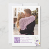 Elegantes Lila Floral Monogram Foto Hochzeit Einladung (Rückseite)