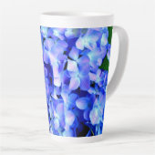 Elegantes lila Magenta Blumenhydrangea Milchtasse (Rechte Ecke)